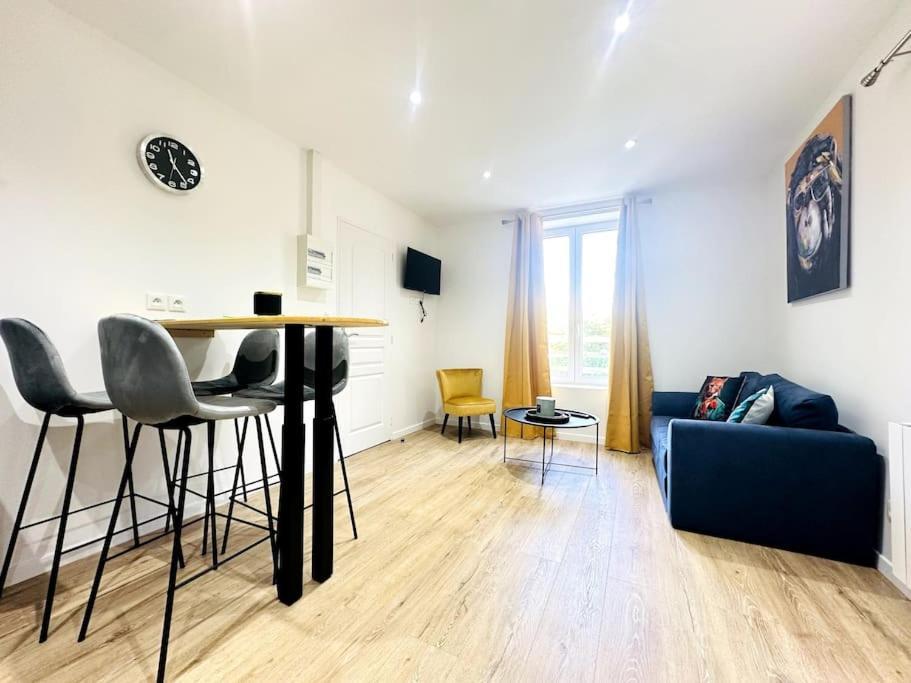 Jungle Appartement Avec Terrasse Laon Bagian luar foto
