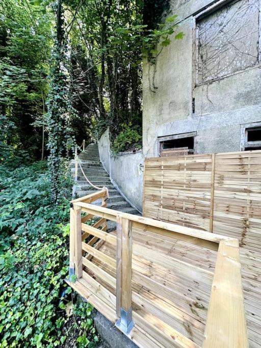 Jungle Appartement Avec Terrasse Laon Bagian luar foto