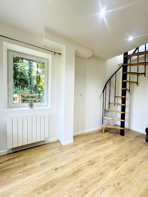 Jungle Appartement Avec Terrasse Laon Bagian luar foto