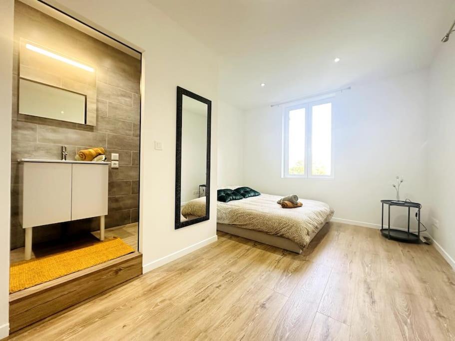 Jungle Appartement Avec Terrasse Laon Bagian luar foto