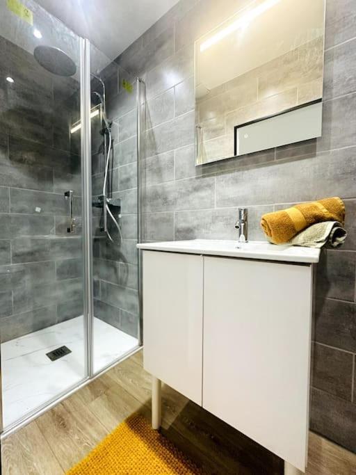 Jungle Appartement Avec Terrasse Laon Bagian luar foto